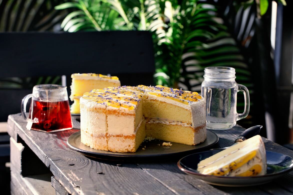 fruity-passionfruit-lime-cake-f070884-hmc