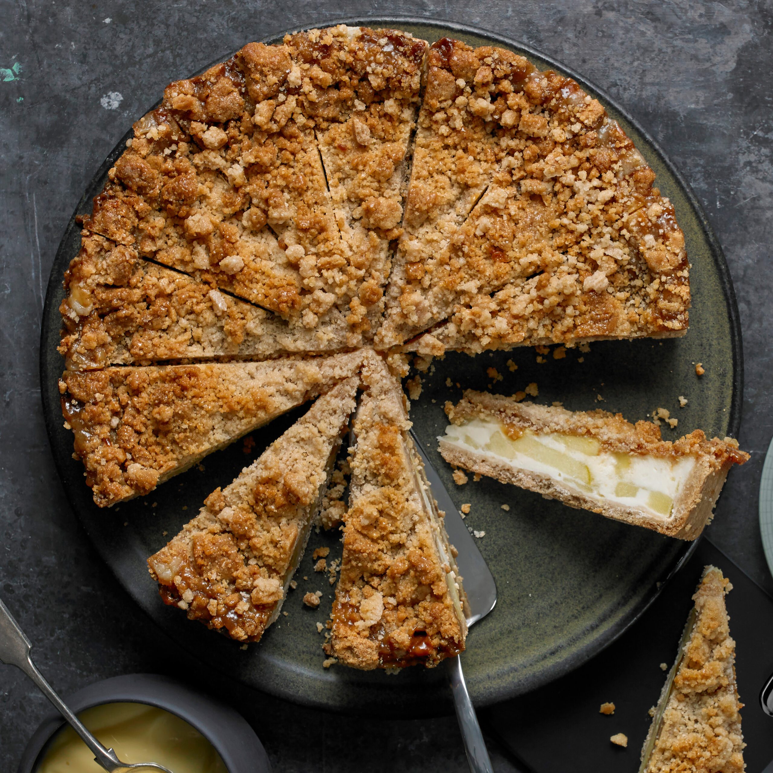 Caramel Apple Crumble Pie