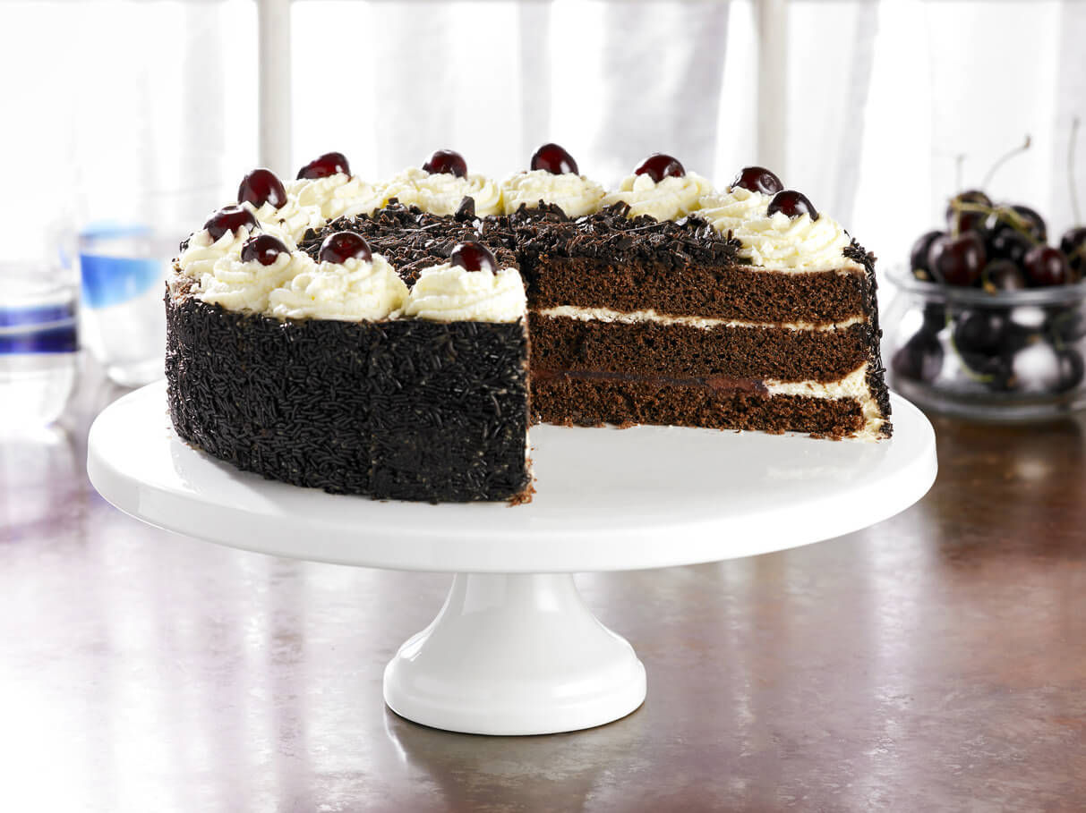 three-layer-black-forest-gateau-f10051-md-2